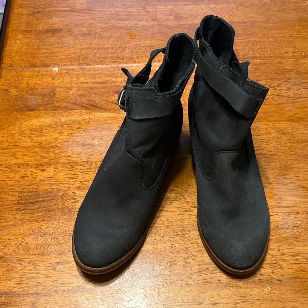 Elegant Black Ankle Boots with Buckle Detail